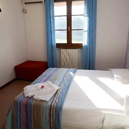 Il Castello 3* פוזולנגו